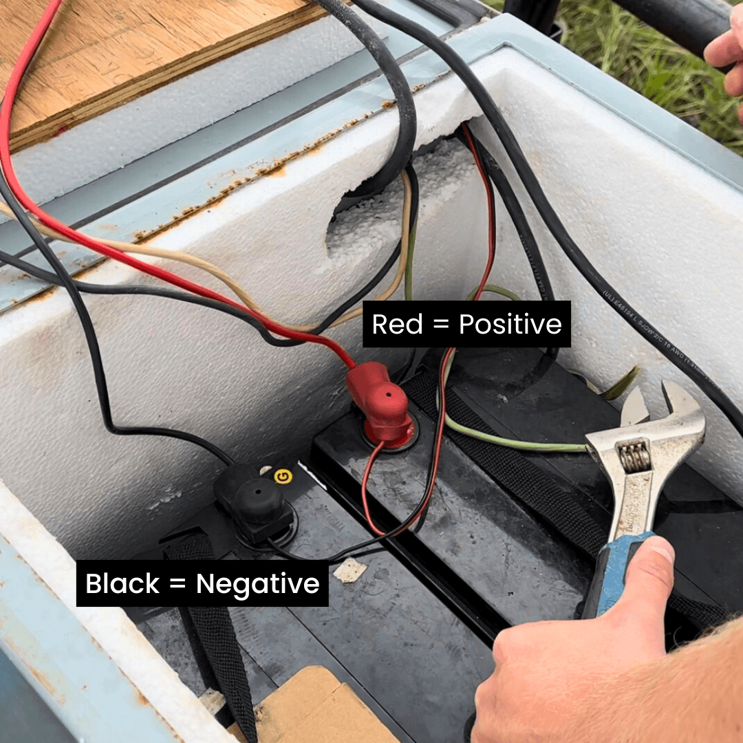 connect-power-cable-to-battery.png